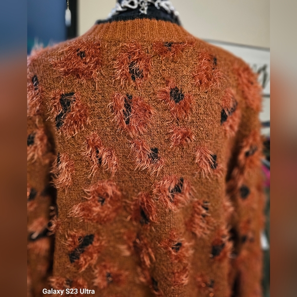 Poem and Thread Sweater - Picture 3 of 6